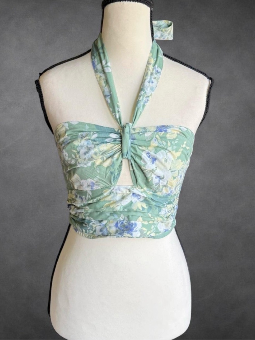 Abercrombie & Fitch Floral Halter Crop Top - Small
